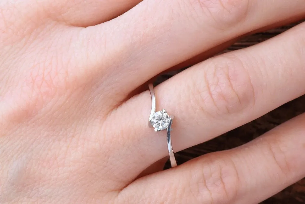0.30 carat Solitaire ring-14K white Gold