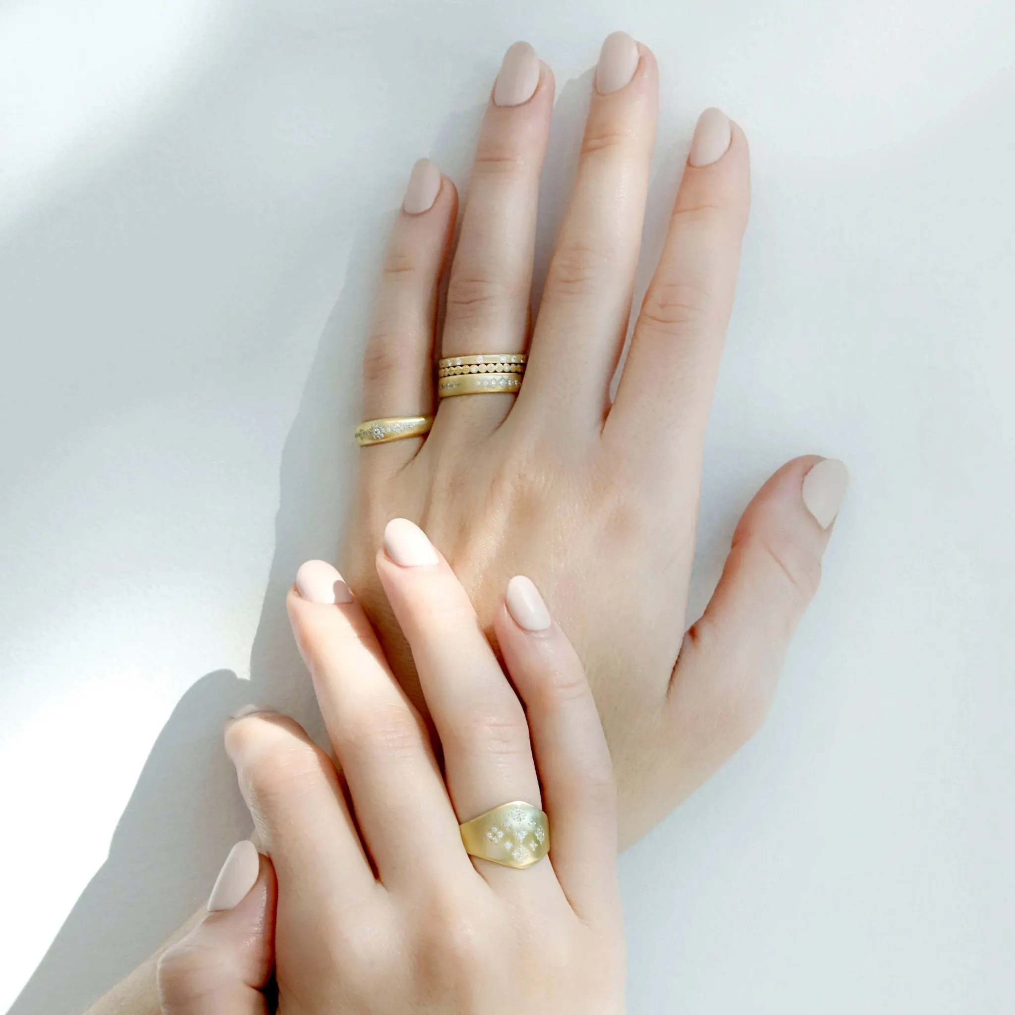 18K Gold Thin "River Rocks" Ring with Diamond and Etched Details
