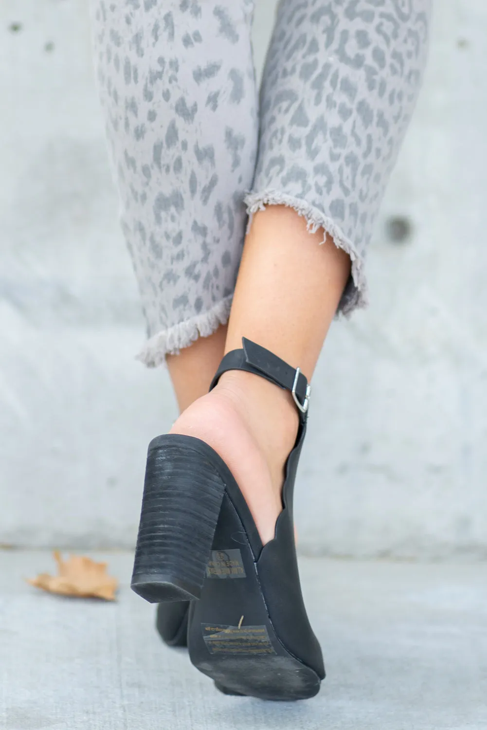 Black Scallop Heels