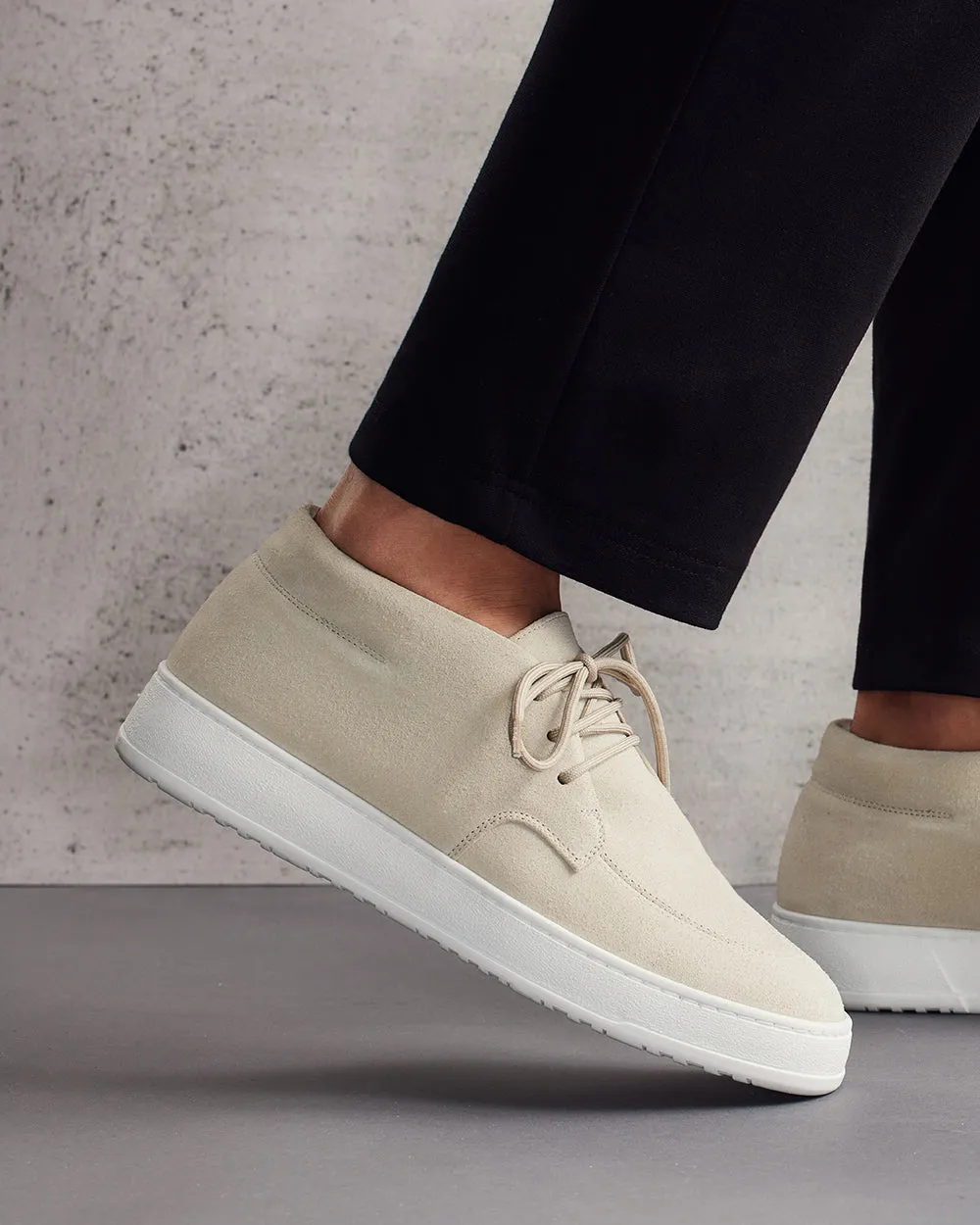 DB 01 Suede Sand