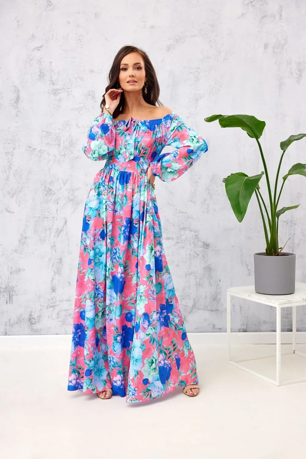 Exquisite Open-Shoulder Maxi Dress