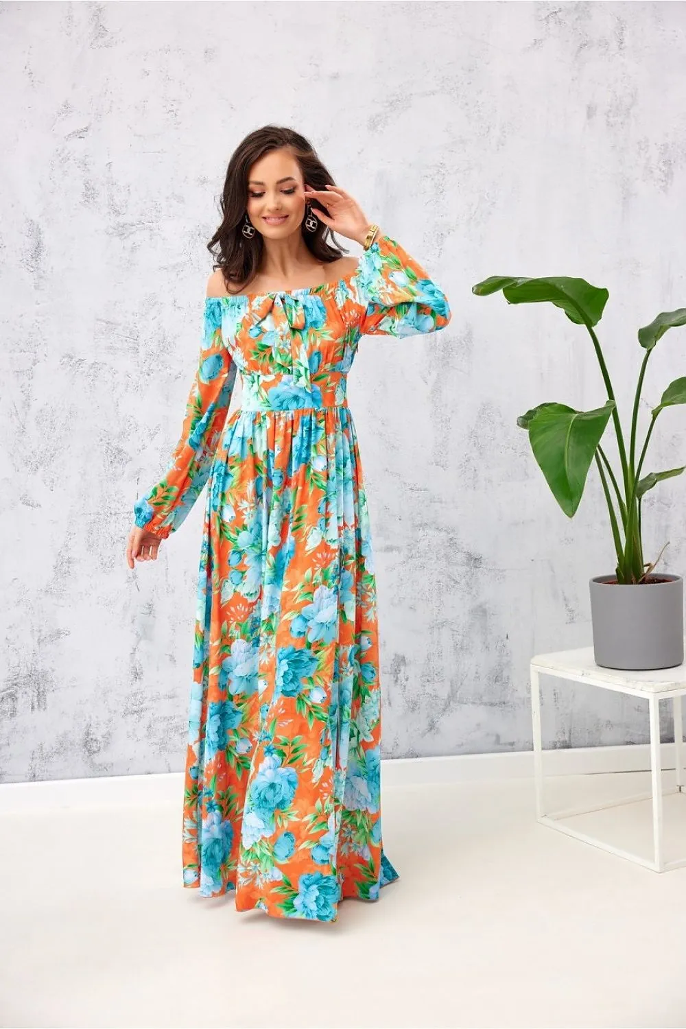 Exquisite Open-Shoulder Maxi Dress
