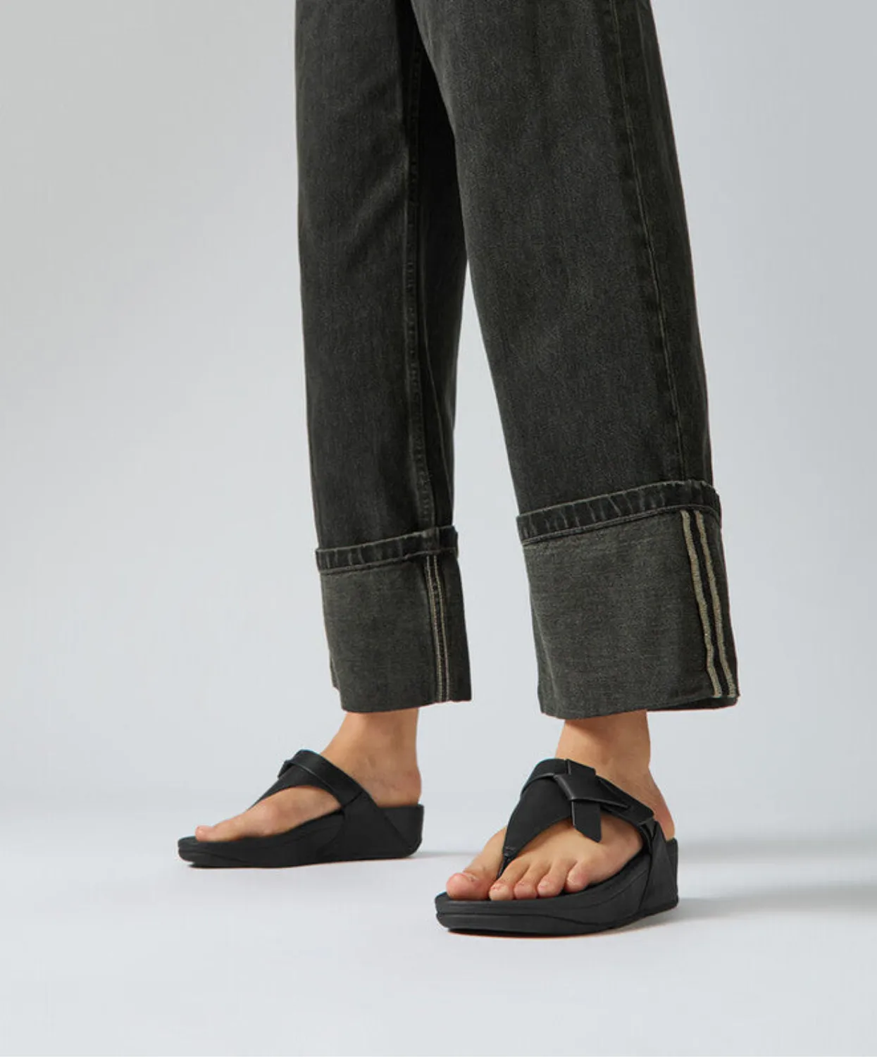 Fitflop Lulu Folded Knot Leather Toe-Post Sandals Black