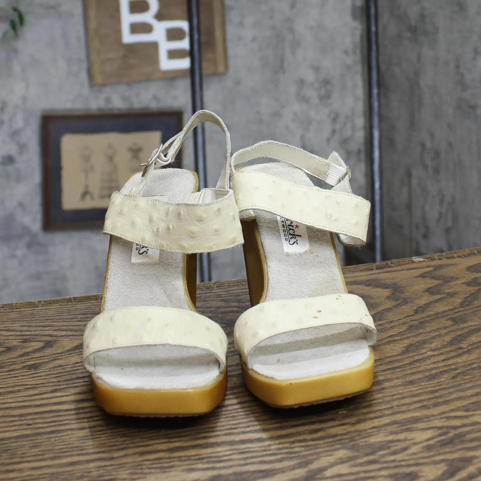 Fredericks of Hollywood Womens Strappy Block Heels Ivory / Brown 7M