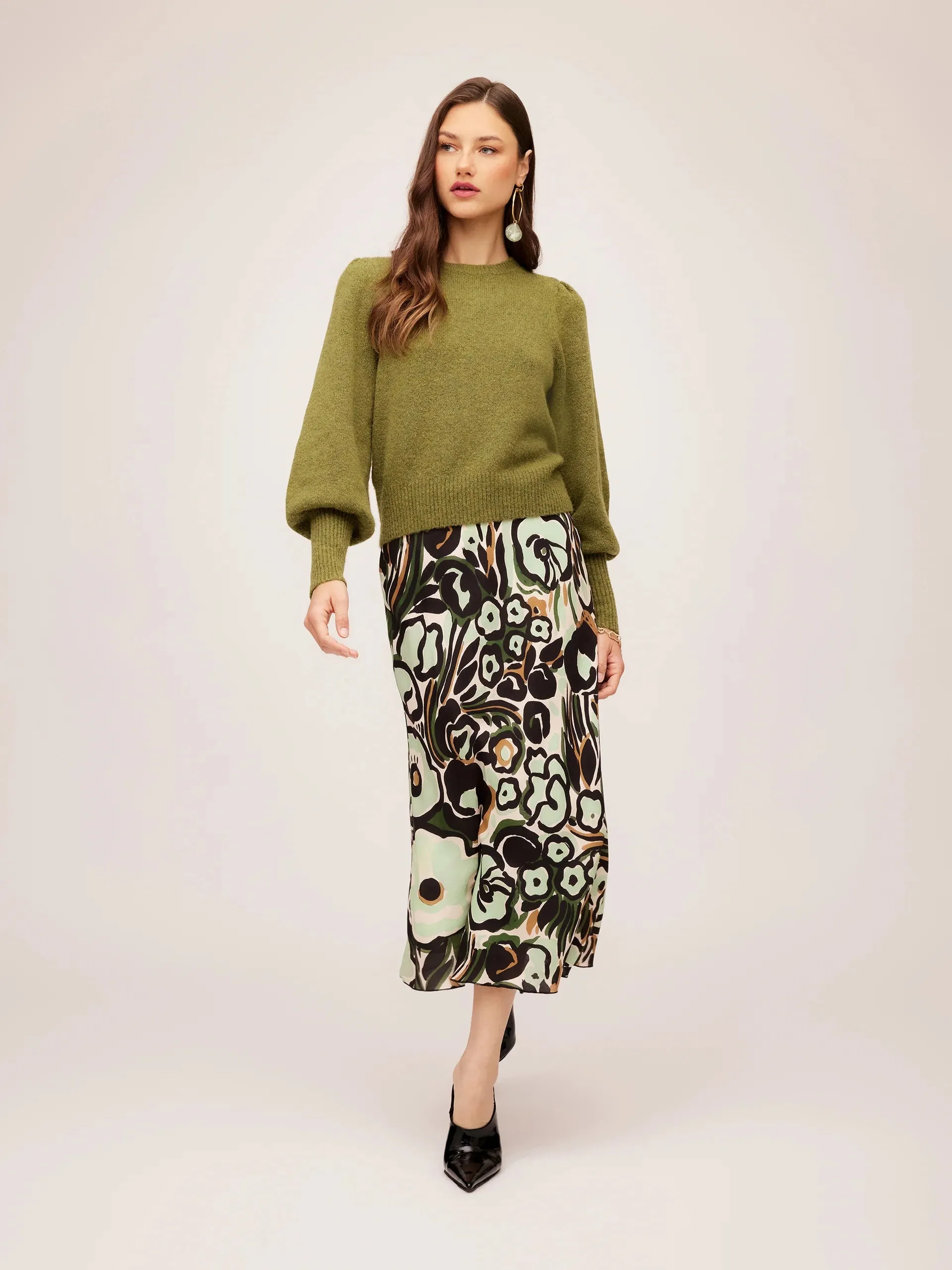 LIA SHIRRED SLEEVE SWEATER