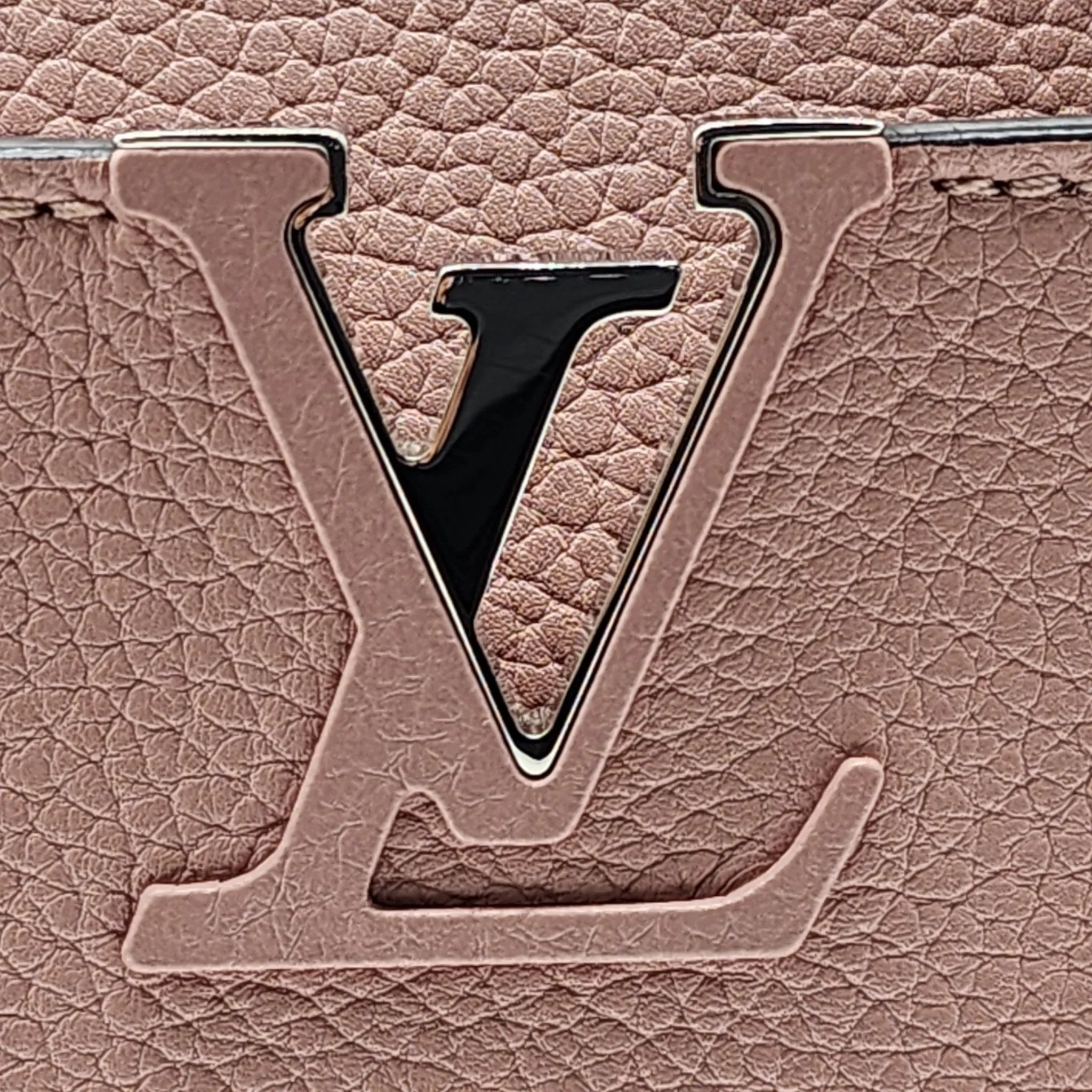 Louis Vuitton Capucines BB Shoulder Bag M22178 in Pink