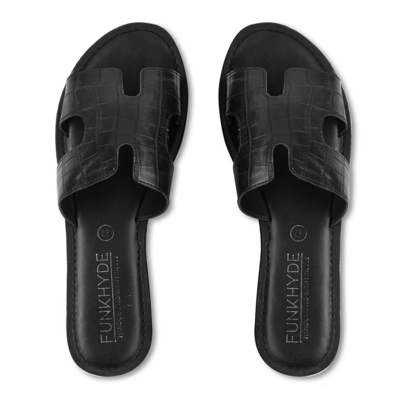 Mayna Black Textured Slipons
