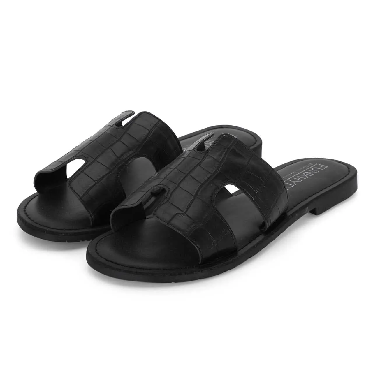 Mayna Black Textured Slipons