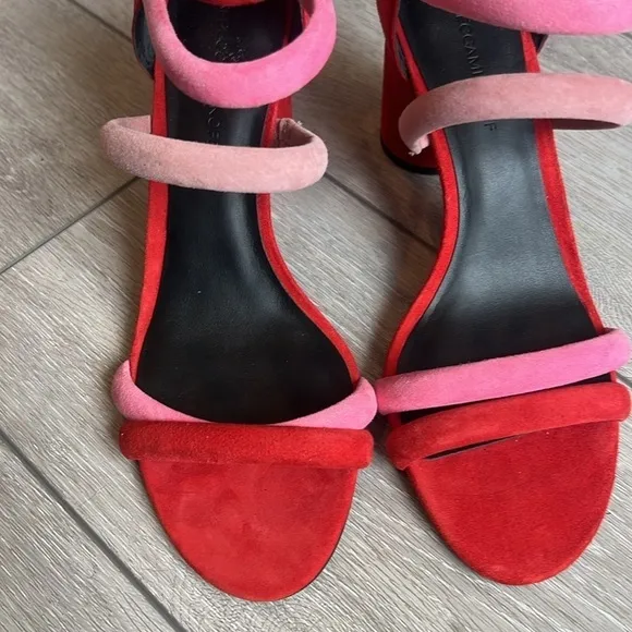 Recebba Minkoff suede color block strappy block helped sandal size 9