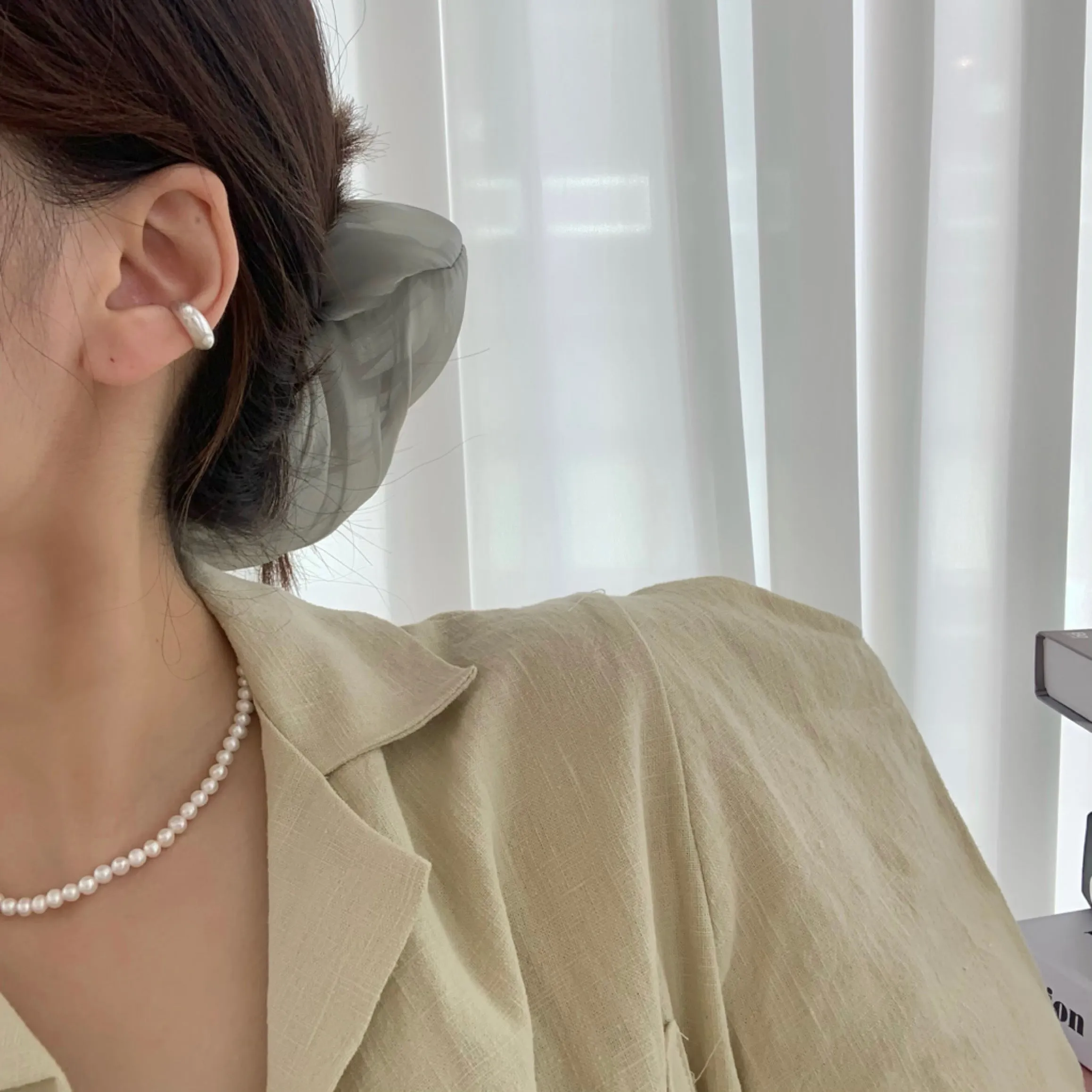 Retro Mood Chunky Pearl and Gold/Silver Ear Cuff