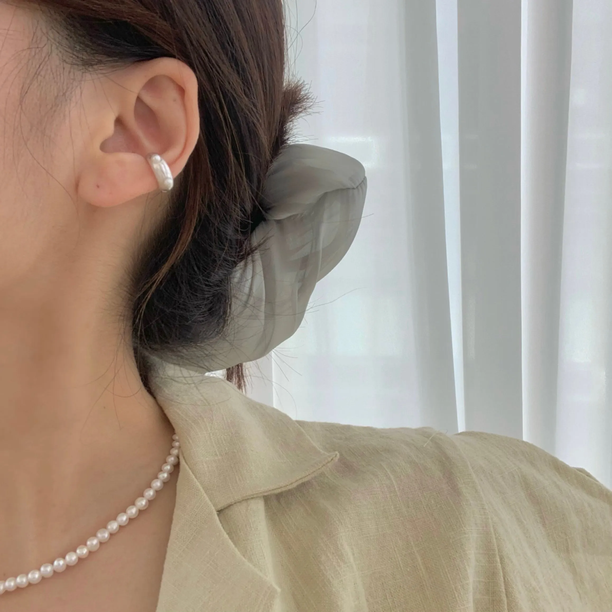 Retro Mood Chunky Pearl and Gold/Silver Ear Cuff