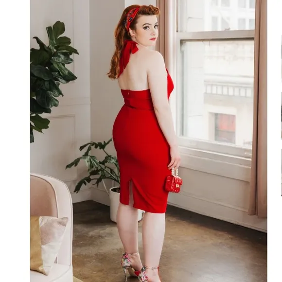 ❤️❤️RETRO STAGE RED 1960S SOLID HALTER BODYCON DRESS new with tag❤️❤️