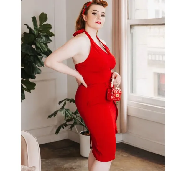❤️❤️RETRO STAGE RED 1960S SOLID HALTER BODYCON DRESS new with tag❤️❤️