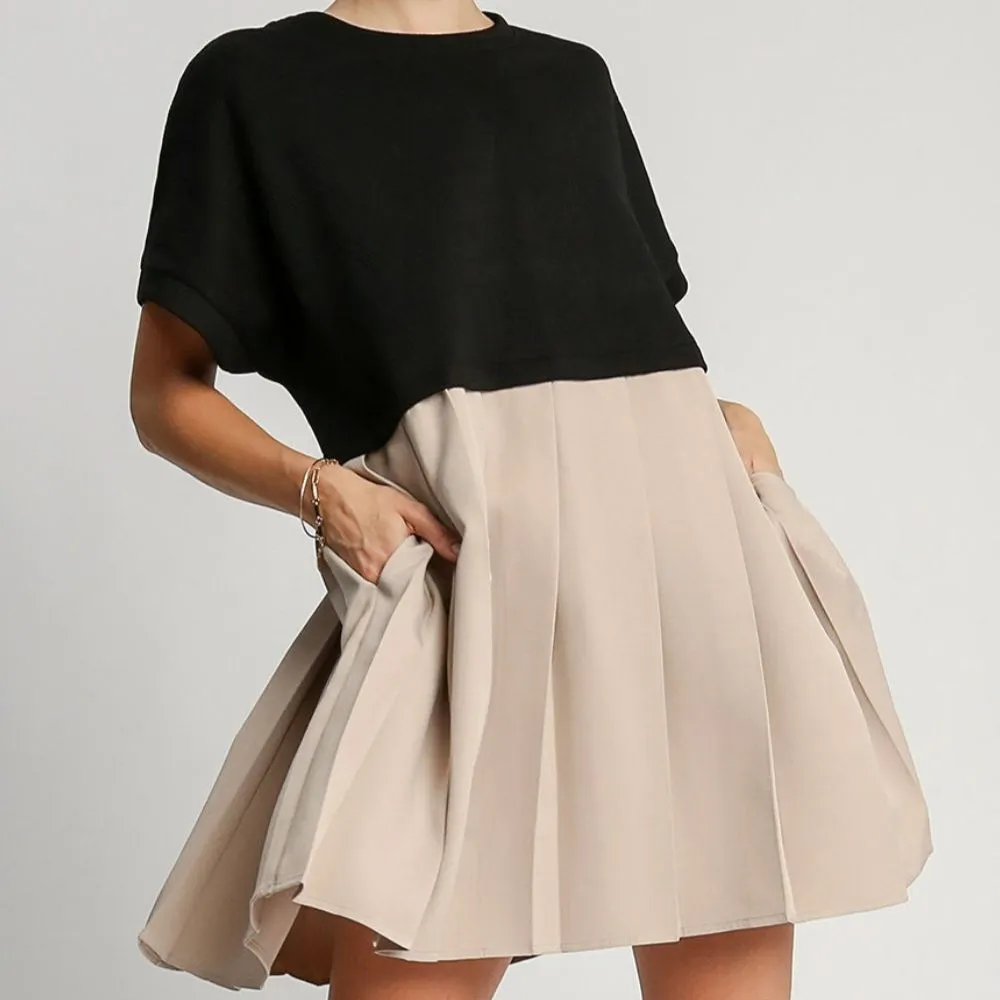Round Neck Pleated Dress with Side Pockets