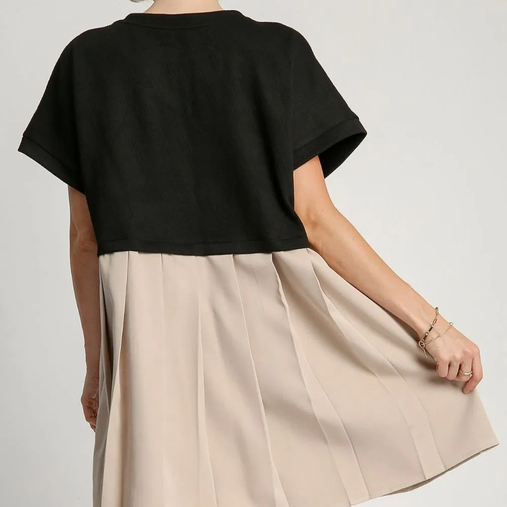 Round Neck Pleated Dress with Side Pockets