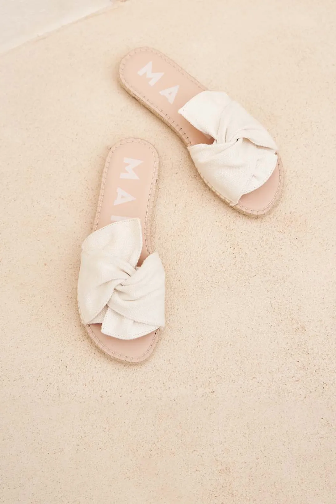 Sandals With Knot | White