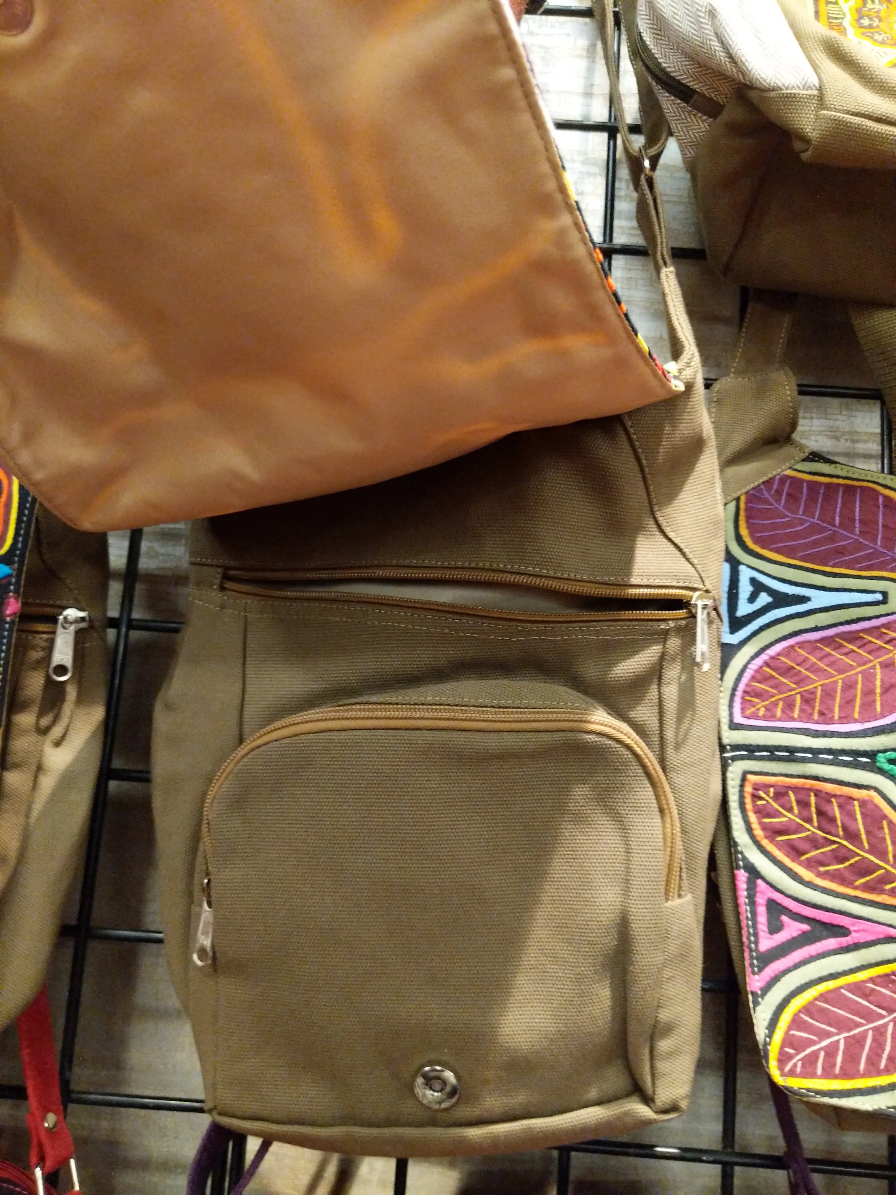 Tribal Textile Vegan Mola Purse - Dos Peces