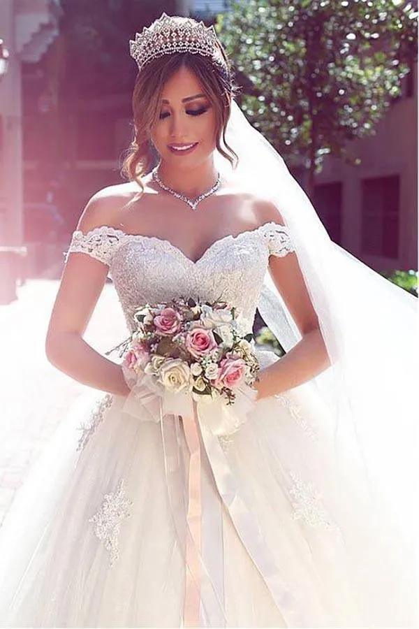 Tulle Off-the-shoulder Neckline Ball Gown Wedding Dress With Lace Appliques WD298