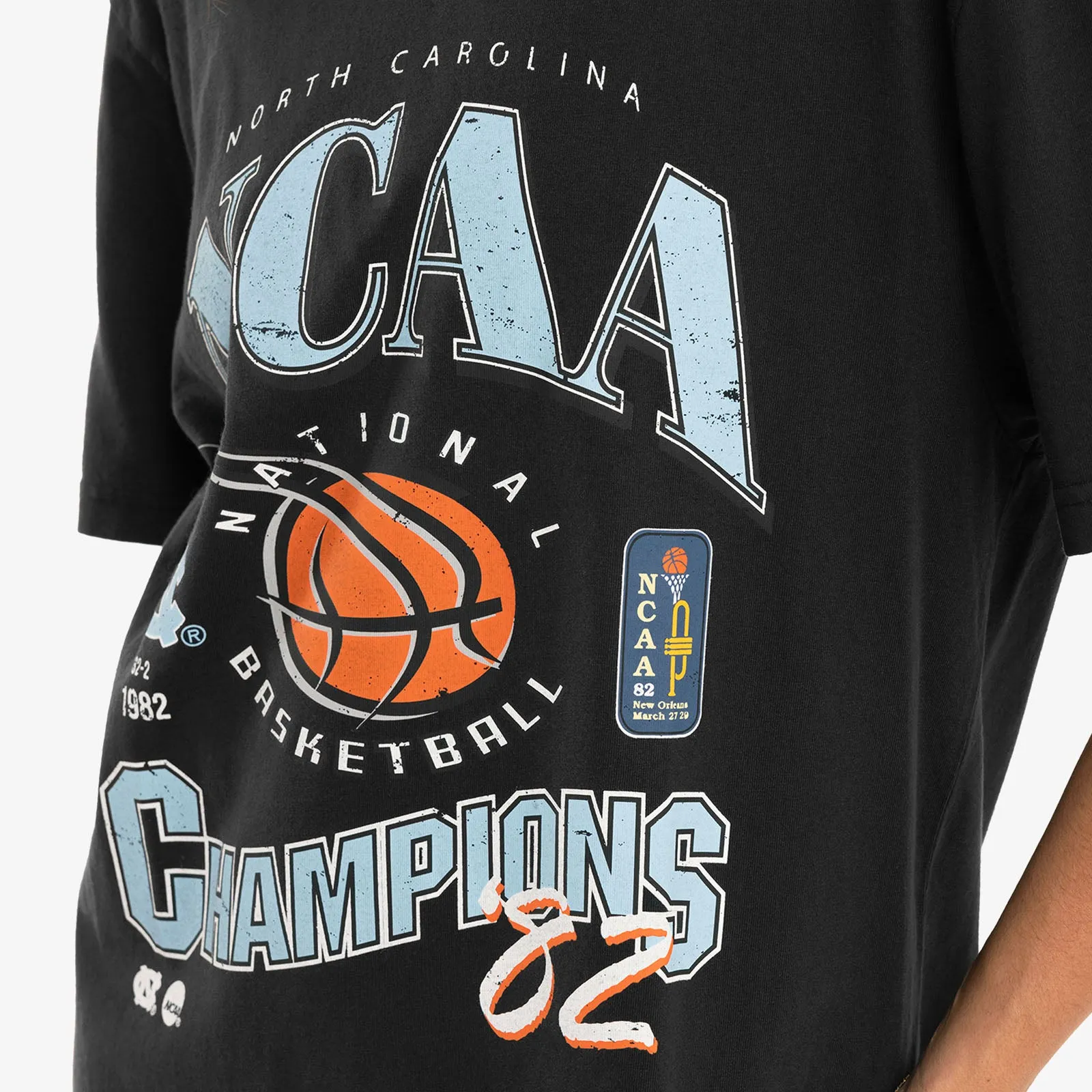 University Of North Carolina Tar Heels NCAA '82 Champions Tee - Vintage Black