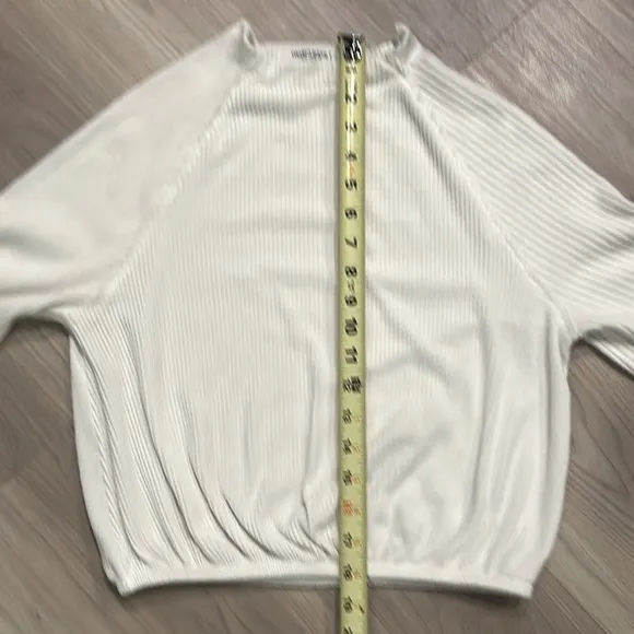 Women's Project Social T- Soft White Long Sleeve Cropped Top/Sweater -XS
