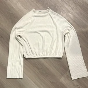 Women's Project Social T- Soft White Long Sleeve Cropped Top/Sweater -XS