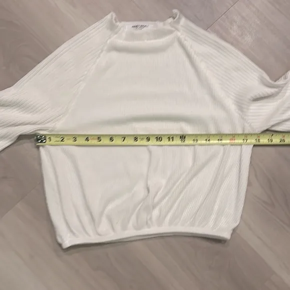 Women's Project Social T- Soft White Long Sleeve Cropped Top/Sweater -XS