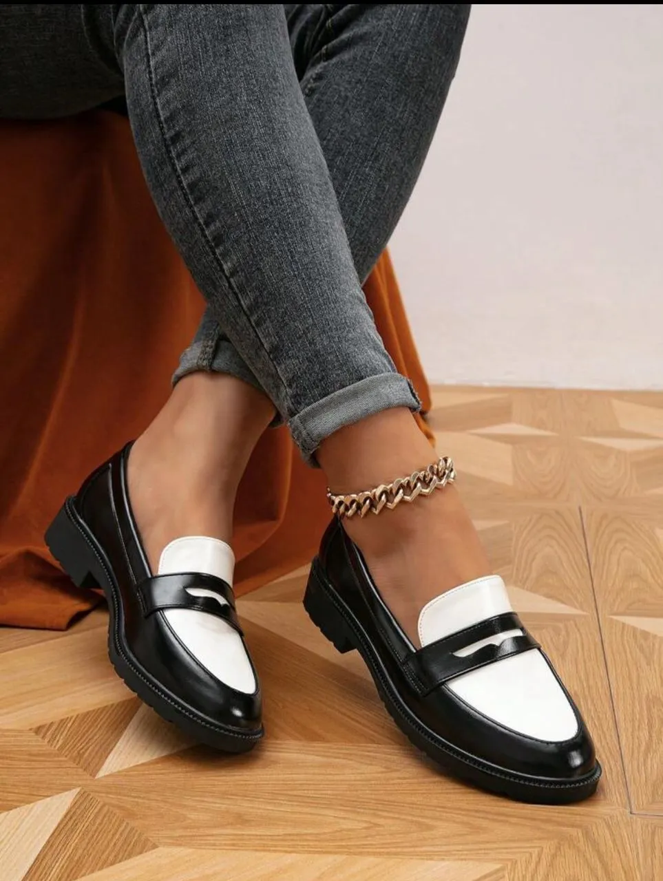 Women's Round Toe Thick Platform Loafers, Black And White Two-Tone, Flat Shoes For Spring And Autumn