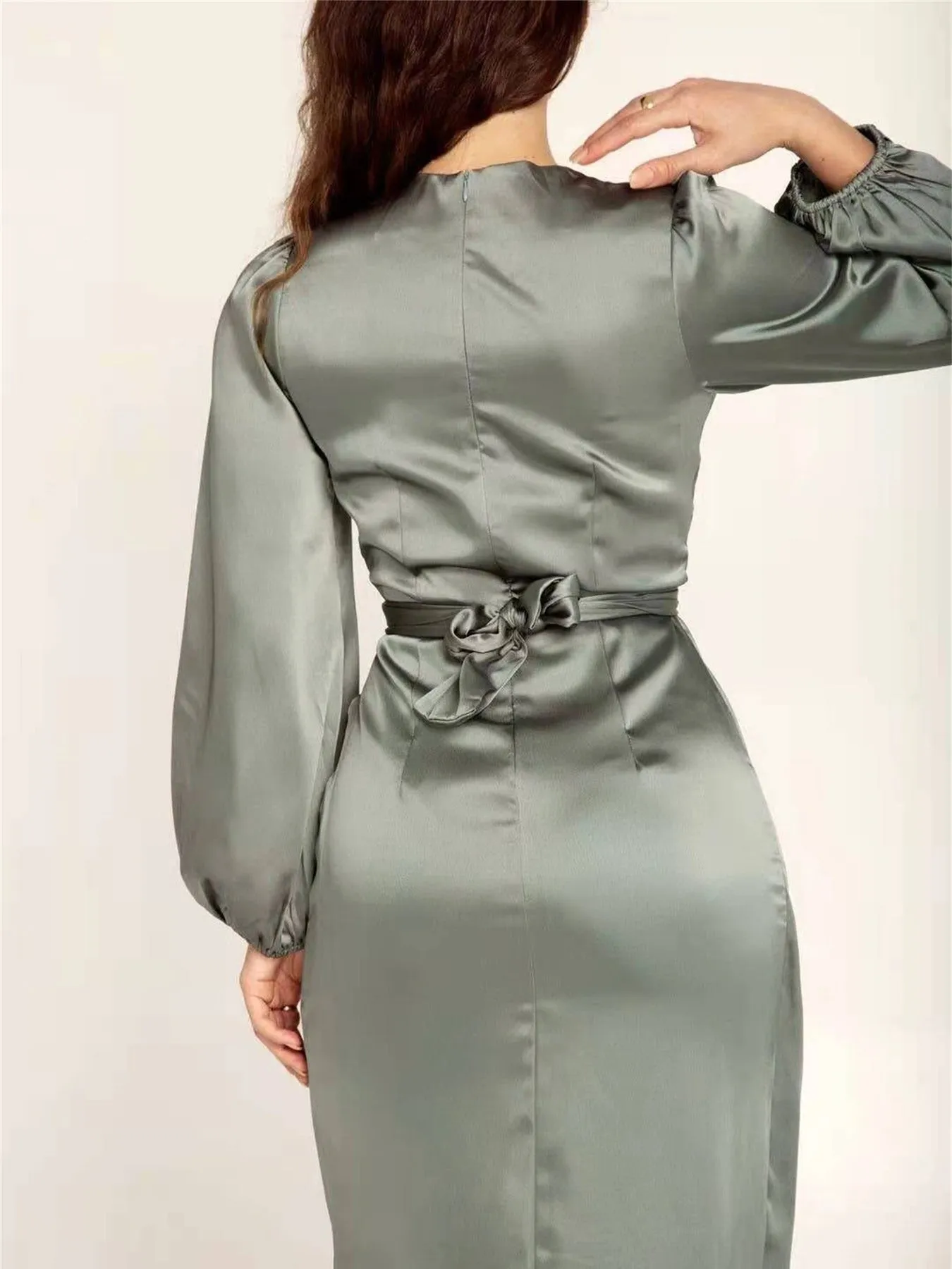 Women's Solid Crew Neck Long Sleeve Tie Waist Maxi Dress